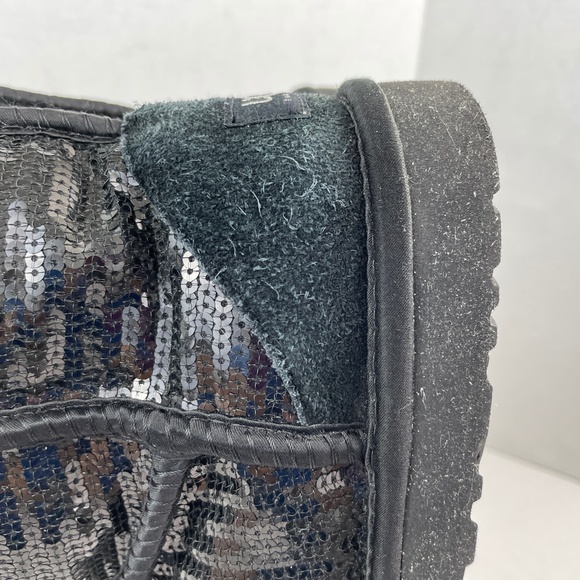Ugg Classic Short Boots Womens Size 6 Black Cosmos Sequin Spark Shearling Lined - Picture 12 of 12